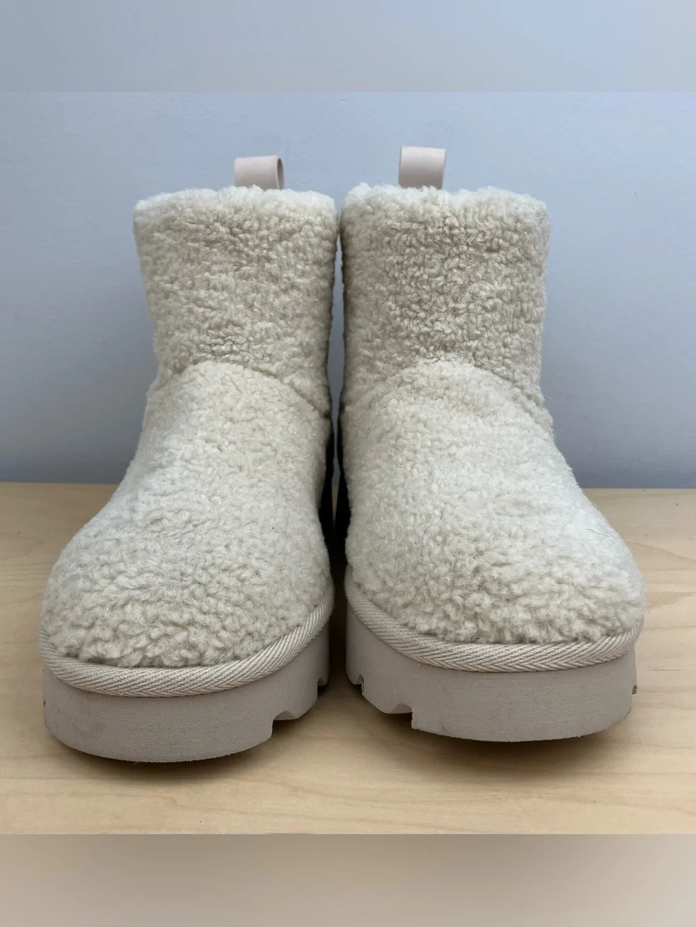 Michael Kors Women’s Size 6.0 M Winnie Faux Fur Curly Sherpa Booties NWOT